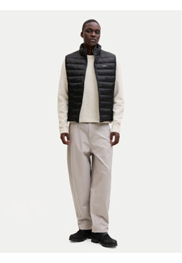 Jack & Jones Kamizelka Louis 12288921 Czarny Regular Fit. Kolor: czarny. Materiał: syntetyk