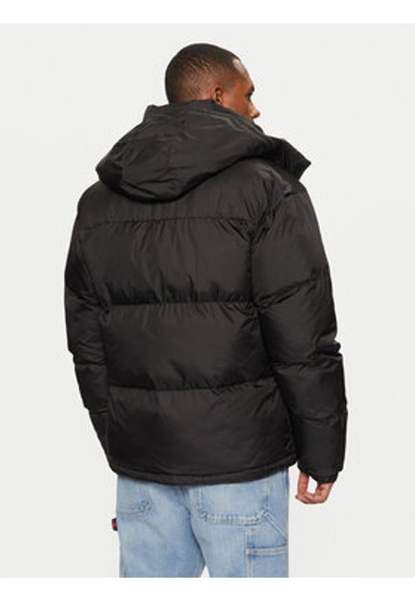 Ellesse Kurtka zimowa SHZ22304 Czarny Regular Fit. Kolor: czarny. Materiał: syntetyk. Sezon: zima
