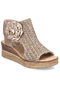 Sandały damskie plecione komfortowe koturn platforma beżowe Rieker 63791-60. Kolor: beżowy. Materiał: tkanina. Obcas: na koturnie #1