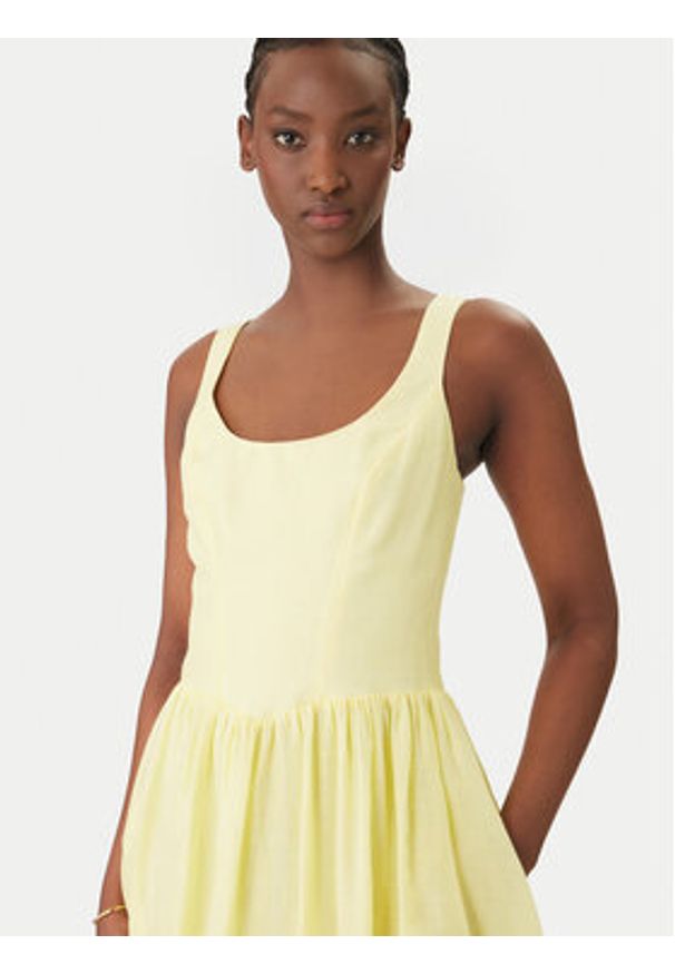 BARDOT - Bardot Sukienka koktajlowa Lawrence Scoop Neck 60309DB Żółty Regular Fit. Kolor: żółty. Materiał: syntetyk. Styl: wizytowy