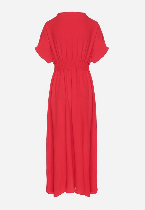 Born2be - Czerwona Rozkloszowana Sukienka z Gumką w Talii i Dekoltem w Serek Iffara. Okazja: na co dzień, na spotkanie biznesowe, do pracy. Typ kołnierza: dekolt w serek. Kolor: czerwony. Styl: biznesowy, casual