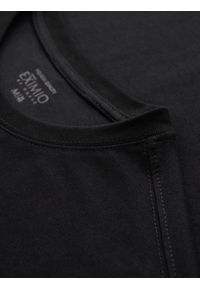 Ombre Clothing - Męska koszulka z bawełnianego jerseyu z dużym bocznym napisem – czarna V1 - Rozmiar: XL. Okazja: na co dzień. Kolor: czarny. Materiał: jersey, bawełna. Wzór: napisy. Styl: klasyczny, sportowy, casual