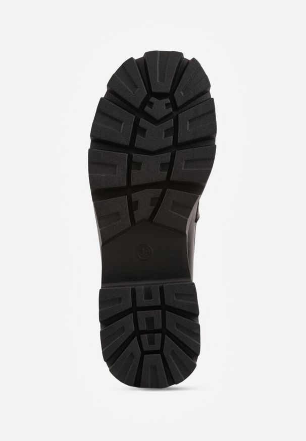 Renee - Czarne Mokasyny na Platformie Ozdobione Klamrą Kikilla. Okazja: na co dzień, do pracy, na spotkanie biznesowe. Zapięcie: klamry. Kolor: czarny. Wzór: aplikacja. Obcas: na platformie. Styl: casual, biznesowy, elegancki