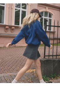 Reserved - Spódnica mini z plisowaniem - ciemnoszary. Kolor: szary. Materiał: tkanina, wiskoza