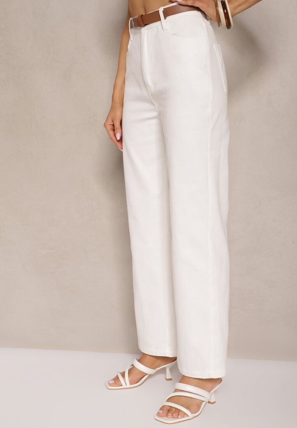 Renee - Białe Spodnie z Bawełny o Szerokim Kroju High Waist Ozdobione Paskiem Lavies. Stan: podwyższony. Kolor: biały. Materiał: bawełna. Wzór: aplikacja. Styl: elegancki