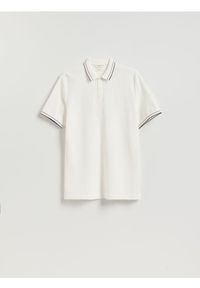 Reserved - Koszulka polo z bawełny merceryzowanej - złamana biel. Typ kołnierza: polo. Materiał: bawełna