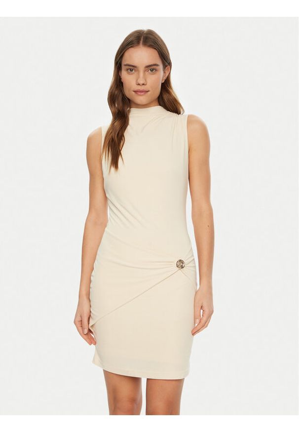 Guess Sukienka koktajlowa W5RK24 KAQL2 Écru Regular Fit. Materiał: syntetyk. Styl: wizytowy