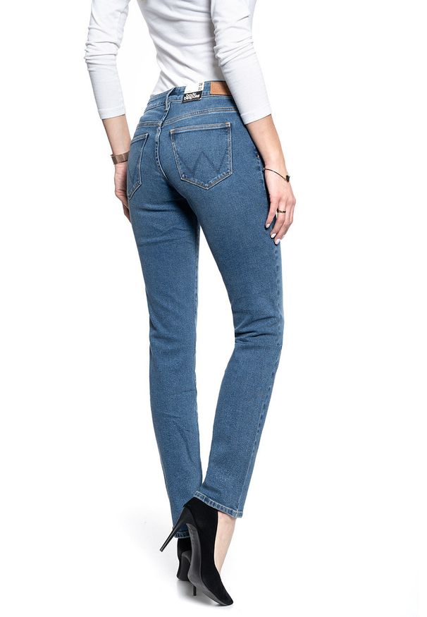 Wrangler - SPODNIE DAMSKIE WRANGLER STRAIGHT NOMAD SAND W28TUNX4D 112128527
