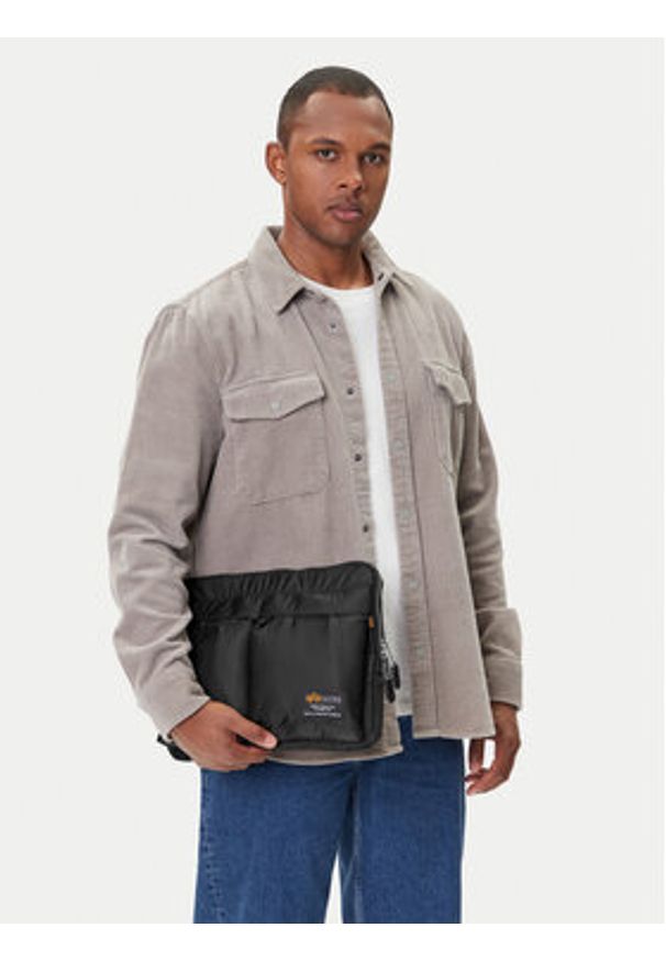 Alpha Industries Etui na laptopa 108942 03 Czarny. Kolor: czarny. Materiał: materiał