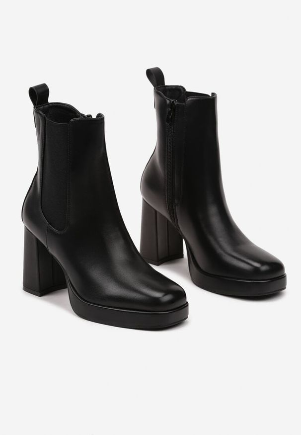 Born2be - Czarne Botki Sztyblety na Słupku z Kwadratowym Noskiem Hetira. Okazja: na co dzień. Kolor: czarny. Obcas: na słupku. Styl: elegancki, casual. Wysokość obcasa: średni