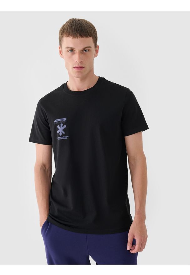 4f - 4F T-shirt regular z nadrukiem męski - czarny XL. Okazja: na co dzień. Kolor: czarny. Materiał: bawełna, jersey, dzianina. Długość rękawa: krótki rękaw. Długość: krótkie. Wzór: nadruk. Styl: sportowy, klasyczny, casual