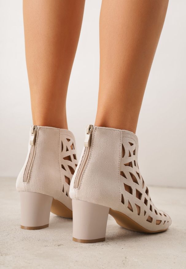 Born2be - Beżowe Ażurowe Botki Peep Toe na Słupku ze Skórzaną Wkładką Cezelle. Okazja: na co dzień. Nosek buta: otwarty. Kolor: beżowy. Materiał: skóra. Wzór: ażurowy. Obcas: na słupku. Styl: casual