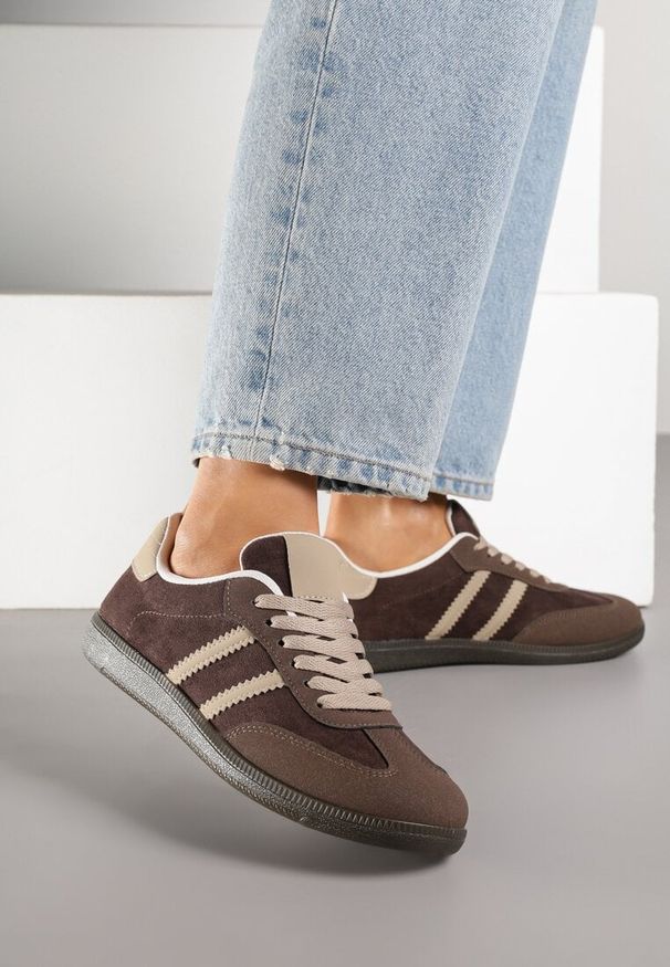 Renee - Brązowe Casualowe Sneakersy z Ekozamszu na Płaskiej Podeszwie Pemeriana. Okazja: na co dzień. Kolor: brązowy. Materiał: jeans. Obcas: na płaskiej podeszwie. Sport: turystyka piesza