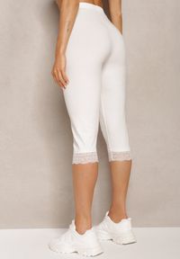 Renee - Białe Spodnie z Bawełny o Długości 3/4 Legginsy Abiknia. Okazja: na co dzień. Kolekcja: plus size. Kolor: biały. Materiał: bawełna. Wzór: aplikacja. Styl: casual, elegancki #5