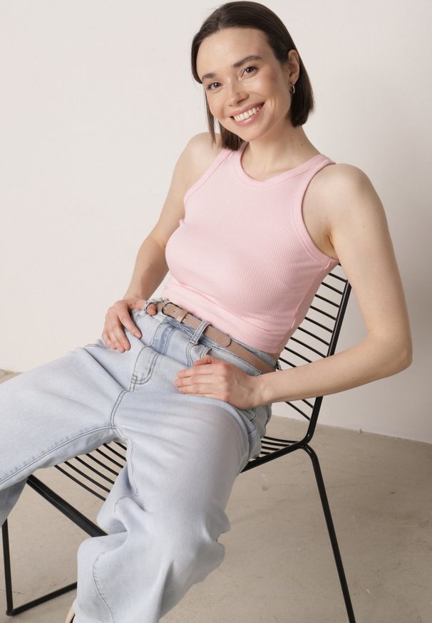 Born2be - Różowy Top z Prążkowanego Materiału Zitessa. Okazja: na co dzień. Kolor: różowy. Materiał: prążkowany, materiał. Długość rękawa: na ramiączkach. Styl: casual, elegancki, klasyczny