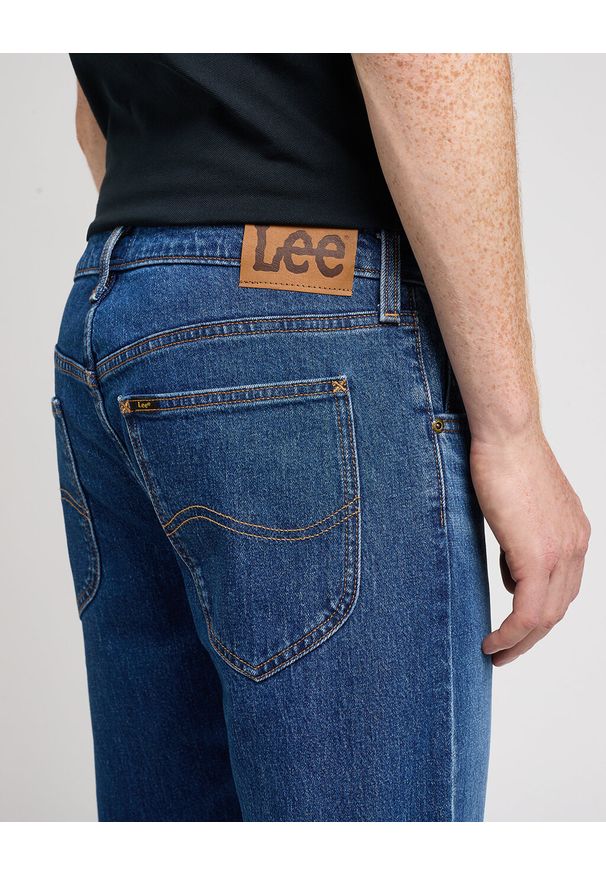 Lee - LEE DAREN ZIP FLY MĘSKIE SPODNIE JEANSOWE JEANSY DŻINSY DARK SKYE 112350159 L707016189
