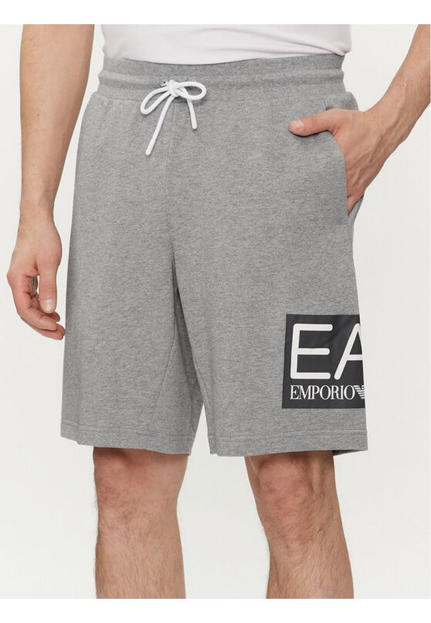 EA7 Emporio Armani Szorty sportowe 3DPS63 PJ05Z 3905 Szary Regular Fit. Kolor: szary. Materiał: bawełna. Styl: sportowy