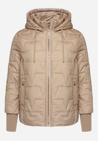 Born2be - Beżowa Pikowana Kurtka o Prostym Kroju z Kapturem Tulorisa. Okazja: na spacer, na co dzień. Typ kołnierza: kaptur. Kolekcja: plus size. Kolor: beżowy. Materiał: jeans. Wzór: aplikacja. Styl: casual, elegancki, klasyczny #5