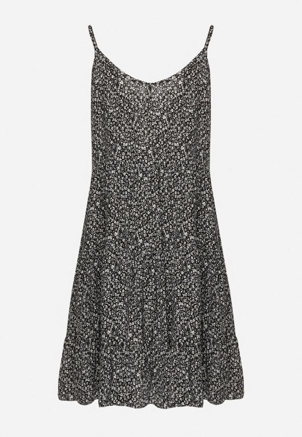 Born2be - Czarna Bawełniana Sukienka Rozkloszowana na Ramiączkach z Falbanką Piloa. Kolor: czarny. Materiał: bawełna. Długość rękawa: na ramiączkach. Wzór: kwiaty. Sezon: lato