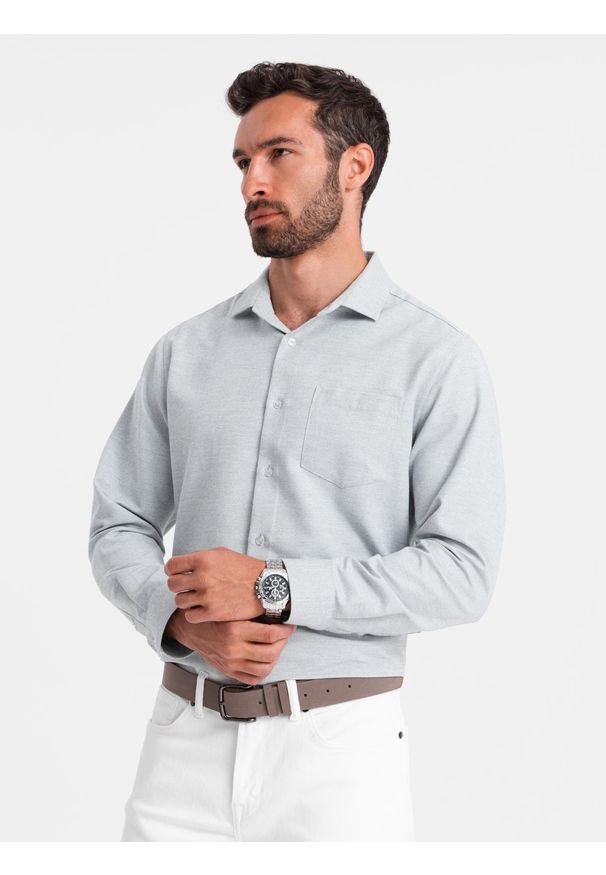 Ombre Clothing - Koszula męska z kieszenią REGULAR FIT - jasnoszary melanż V2. Kolor: szary. Materiał: bawełna, poliester. Długość rękawa: długi rękaw. Długość: długie. Wzór: melanż
