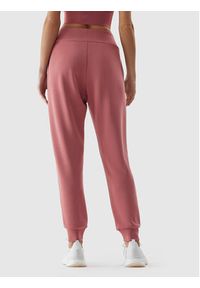 4f - 4F Spodnie dresowe 4FWAW23TTROF611 Różowy Relaxed Fit. Kolor: różowy. Materiał: syntetyk #2