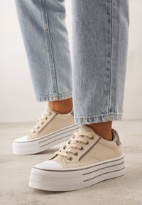 Renee - Beżowe Trampki o Klasycznym Fasonie na Platformie Opheme. Okazja: na spacer, na co dzień. Kolor: beżowy. Obcas: na platformie. Styl: klasyczny #3