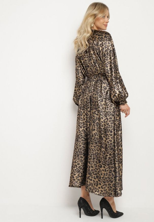Born2be - Czarno-Złota Sukienka w Panterkę z Efektem Połysku i Wiązanym Paskiem Issadia. Okazja: na co dzień. Kolor: czarny. Materiał: skóra. Długość rękawa: długi rękaw. Wzór: motyw zwierzęcy. Styl: casual