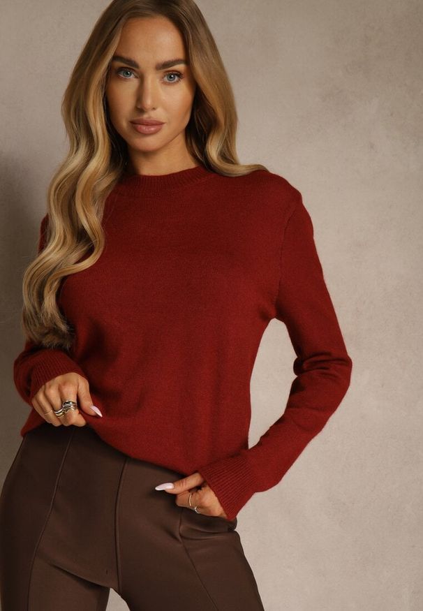 Renee - Bordowy Klasyczny Sweter z Wełną i Bawełną Meviliana. Okazja: na co dzień. Kolor: czerwony. Materiał: wełna, bawełna. Styl: klasyczny