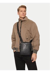Guess Saszetka Firenze HMFISE P4423 Czarny. Kolor: czarny. Materiał: skóra