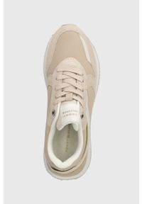 TOMMY HILFIGER - Tommy Hilfiger sneakersy ELEVATED FEMININE RUNNER kolor beżowy FW0FW07594. Nosek buta: okrągły. Kolor: beżowy. Materiał: guma. Obcas: na platformie #4