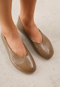 Renee - Zielone Gładkie Balerinki Basic z Zaokrąglonym Noskiem Kaleta. Okazja: na co dzień. Kolor: zielony. Materiał: skóra, jeans. Wzór: gładki. Styl: casual, klasyczny #6