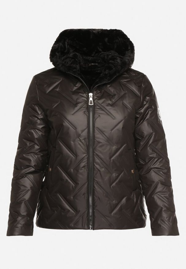 Born2be - Czarna Pikowana Kurtka o Prostym Kroju z Kapturem Avilerie. Okazja: na co dzień. Typ kołnierza: kaptur. Kolekcja: plus size. Kolor: czarny. Materiał: jeans. Styl: elegancki, casual