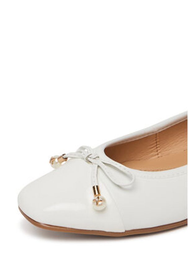 Lasocki Baleriny RST-ROMI-04 Biały. Kolor: biały. Materiał: skóra