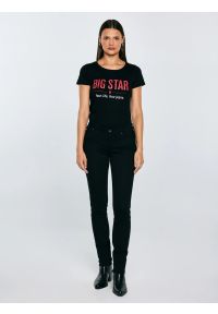 Big-Star - Koszulka damska o klasycznym kroju czarna Brunona 906. Kolor: czarny. Materiał: jeans, bawełna. Wzór: aplikacja, nadruk. Styl: klasyczny