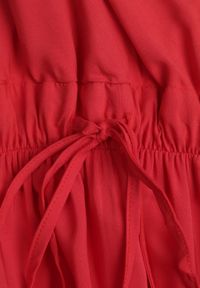 Renee - Czerwona Sukienka z Wiskozy Anomaria. Kolor: czerwony. Materiał: wiskoza. Długość rękawa: na ramiączkach. Sezon: lato. Typ sukienki: rozkloszowane, kopertowe. Długość: maxi #2