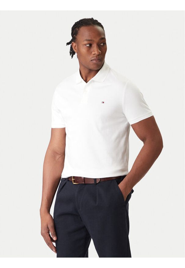 TOMMY HILFIGER - Tommy Hilfiger Polo Essential MW0MW35585 Biały Regular Fit. Typ kołnierza: polo. Kolor: biały. Materiał: bawełna