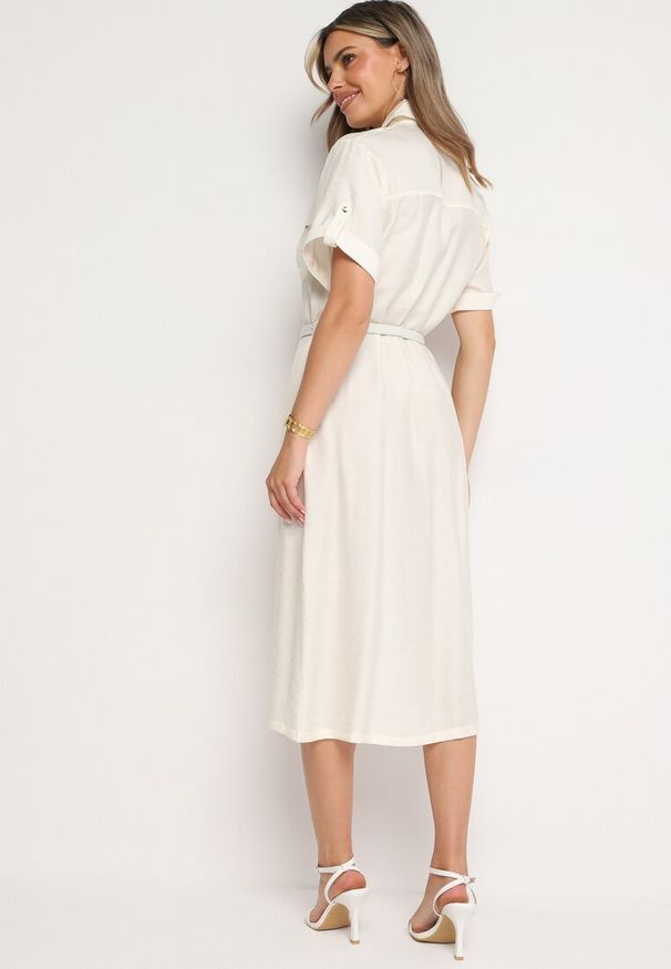 Born2be - Biała Wiskozowa Sukienka o Koszulowym Kroju z Paskiem Nelavyn. Okazja: do pracy, na co dzień. Kolor: biały. Materiał: wiskoza. Długość rękawa: krótki rękaw. Typ sukienki: koszulowe. Styl: casual, elegancki