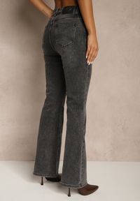 Renee - Czarne Jeansy Dzwony High Waist z Dodatkiem Wiskozy Unenaia. Okazja: na co dzień. Stan: podwyższony. Kolor: czarny. Długość: krótkie. Styl: casual, retro #3