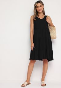 Born2be - Czarna Rozkloszowana Sukienka z Bawełny na Ramiączkach Zasea. Okazja: na randkę, na co dzień. Typ kołnierza: dekolt w kształcie V. Kolor: czarny. Materiał: bawełna. Długość rękawa: na ramiączkach. Styl: elegancki, casual #5