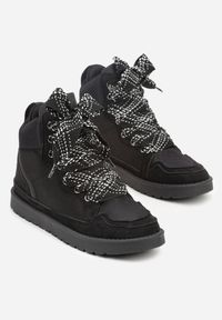 Renee - Czarne Sneakersy Ozdobione Sznurówkami w Geometryczny Wzór Avoslia. Okazja: na co dzień. Kolor: czarny. Materiał: jeans. Wzór: geometria, aplikacja #5