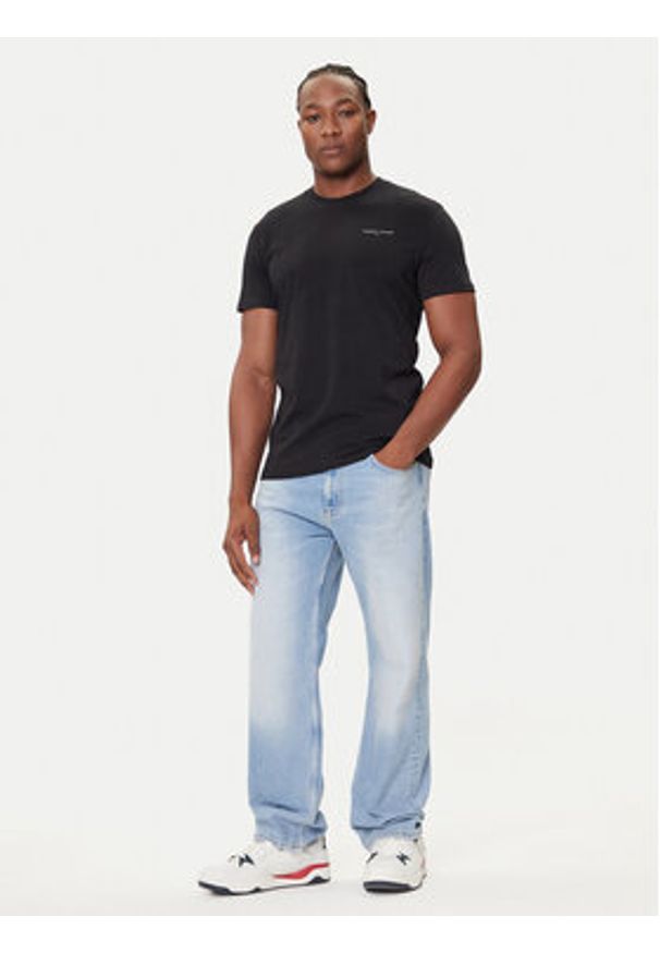 Tommy Jeans T-Shirt Linear Chest DM0DM21780 Czarny Slim Fit. Kolor: czarny. Materiał: bawełna