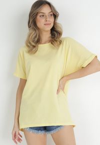 Born2be - Żółty T-shirt Ammi. Kolor: żółty. Materiał: dzianina, bawełna, elastan. Długość rękawa: krótki rękaw. Długość: krótkie #4