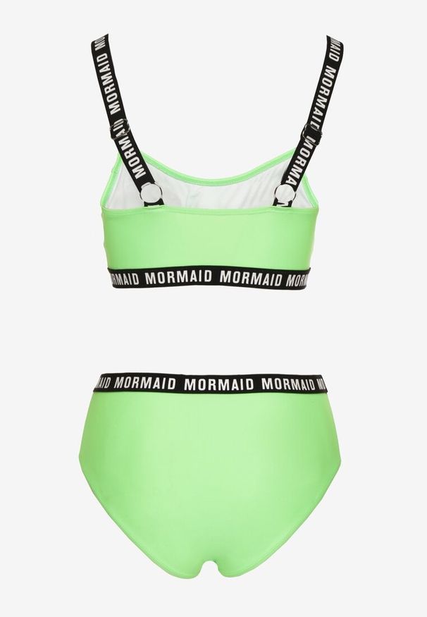 Renee - Jasnozielone Bikini Majtki Typu Figi i Sportowa Góra Ozdobione Napisami Nevoneira. Kolor: zielony. Wzór: aplikacja, napisy