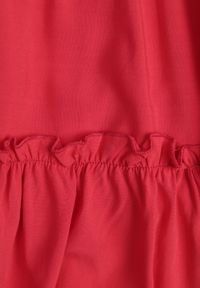 Renee - Czerwona Taliowana Sukienka Mini Ozdobiona Falbankami Salleni. Okazja: na co dzień. Typ kołnierza: kołnierz z falbankami. Kolor: czerwony. Materiał: wiskoza. Wzór: aplikacja. Styl: casual. Długość: mini #3