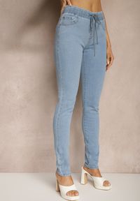 Renee - Jasnoniebieskie Jeansy z Bawełną Skinny ze Sznurkiem Gaviren. Okazja: na co dzień. Kolor: niebieski. Styl: casual