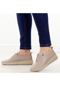 Szare vizon skórzane półbuty damskie T.Sokolski 4000. Okazja: na co dzień. Nosek buta: okrągły. Kolor: szary. Materiał: skóra. Szerokość cholewki: normalna. Sezon: jesień, wiosna. Styl: klasyczny, casual #1