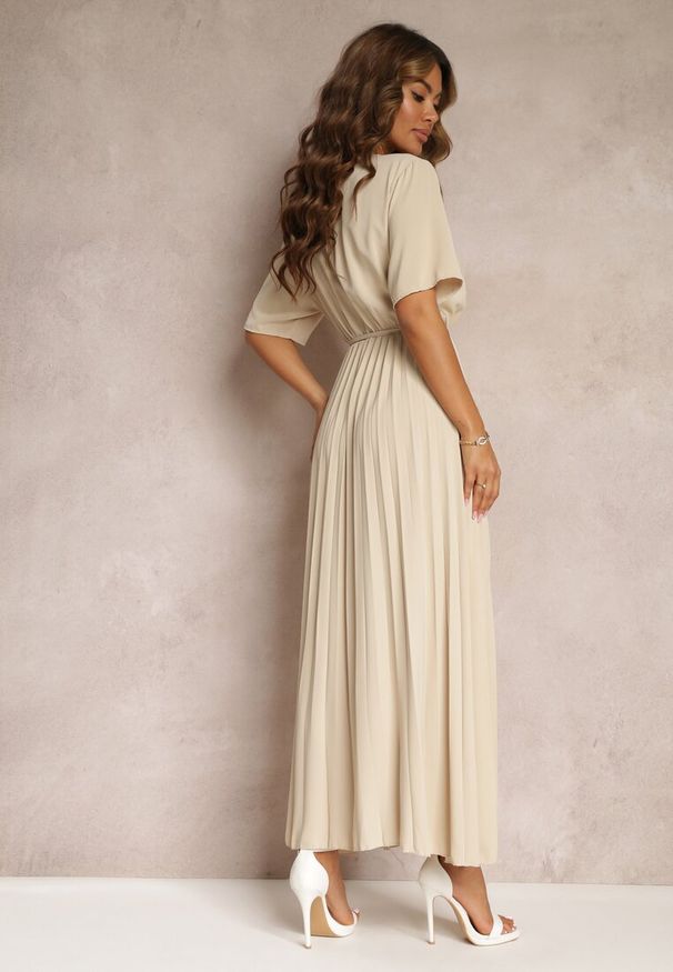 Renee - Beżowa Rozkloszowana Sukienka Plisowana z Wiązanym Paskiem Eilemona. Kolor: beżowy. Typ sukienki: rozkloszowane