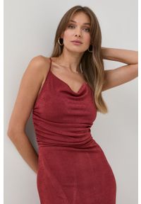 BARDOT - Bardot sukienka kolor bordowy maxi prosta. Kolor: czerwony. Materiał: dzianina. Długość rękawa: na ramiączkach. Typ sukienki: proste. Długość: maxi #4