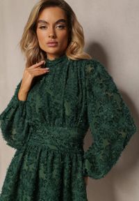 Renee - Zielona Koronkowa Sukienka Mini z Gumką w Pasie Netta. Kolor: zielony. Materiał: koronka. Typ sukienki: rozkloszowane. Długość: mini #4