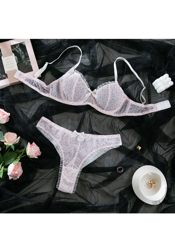 Intica - Komplet bielizny z koronką biustonosz i figi Namira. Kolor: różowy. Materiał: koronka. Wzór: koronka